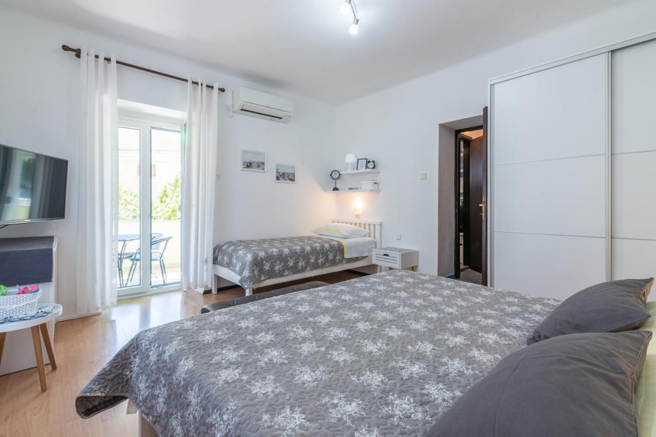 Apartment Luiza With Terrace Baška Εξωτερικό φωτογραφία